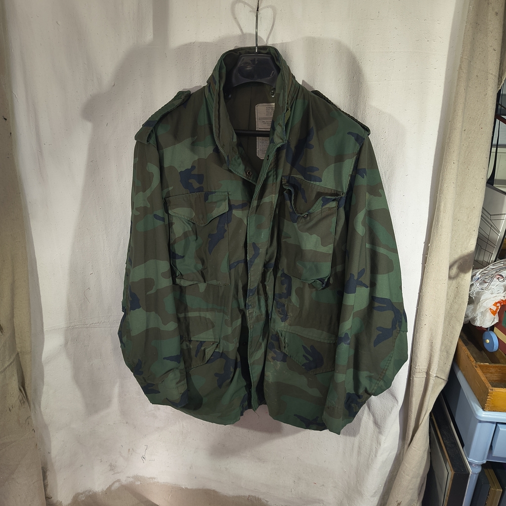 Green Camouflage Men's Medium Field Jacket Official Military